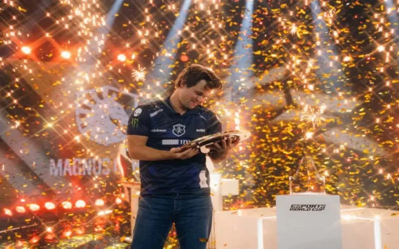 ماغنوس كارلسن يتوج بطل كأس العالم للرياضات الإلكترونية في الشطرنج 2025